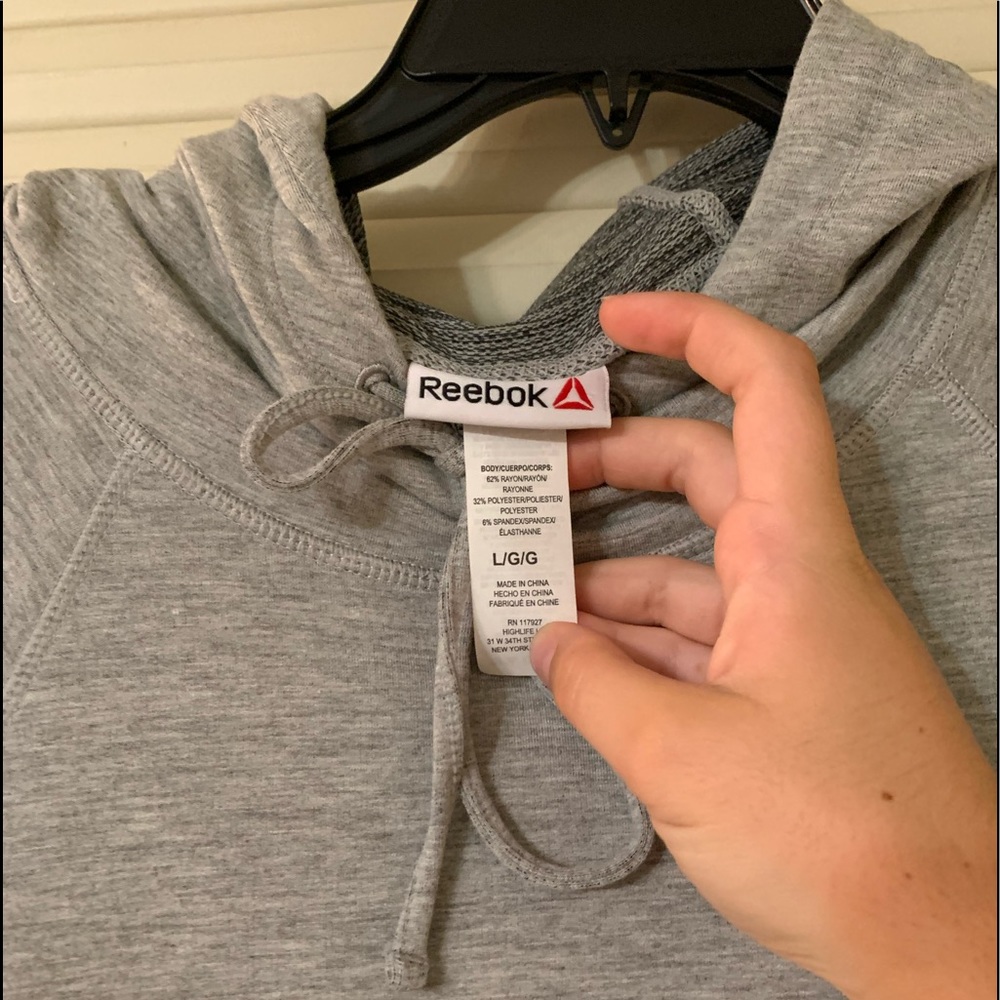 never worn athletic material - Picture 3 of 3